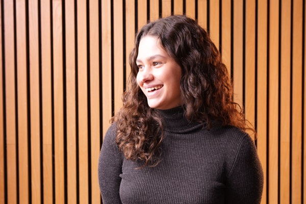 Jasmin-Riel_1200x800