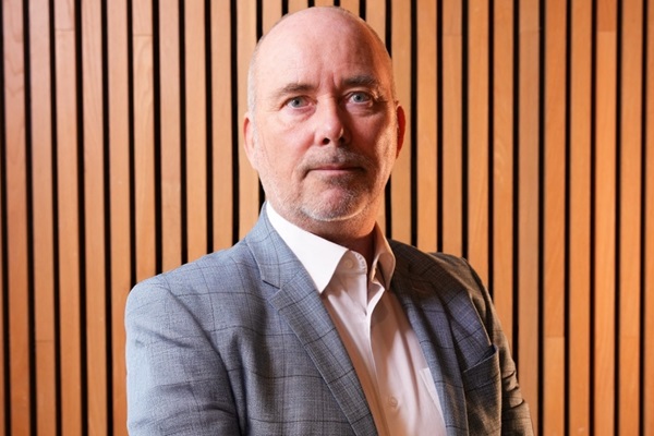 Peter-Arnoldi_1200x800